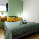 Grand Studio Centre La Roche-Chalais, Terrasse, Parking, Fibre *