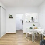 Grand Studio Centre La Roche-Chalais, Terrasse, Parking, Fibre